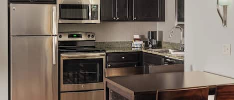 Fridge, microwave, stovetop, dishwasher