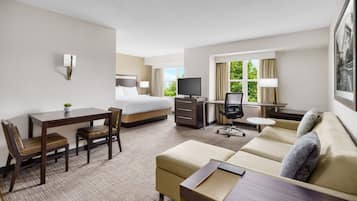 1 bedroom, premium bedding, in-room safe, desk