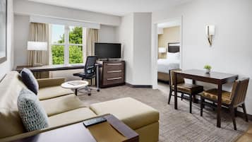 1 bedroom, premium bedding, in-room safe, desk