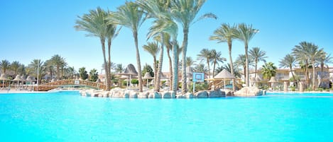 3 outdoor pools, pool umbrellas, pool loungers