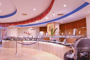 4 restaurants; lunch and dinner served - Parrotel Beach Resort (Sharm El Sheikh)