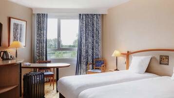 Minibar, desk, soundproofing, iron/ironing board