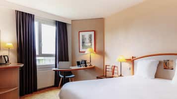 Minibar, desk, soundproofing, iron/ironing board