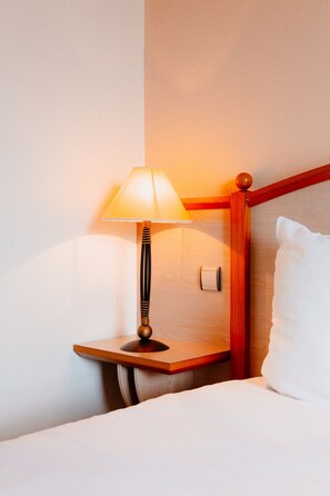 Minibar, desk, soundproofing, iron/ironing board