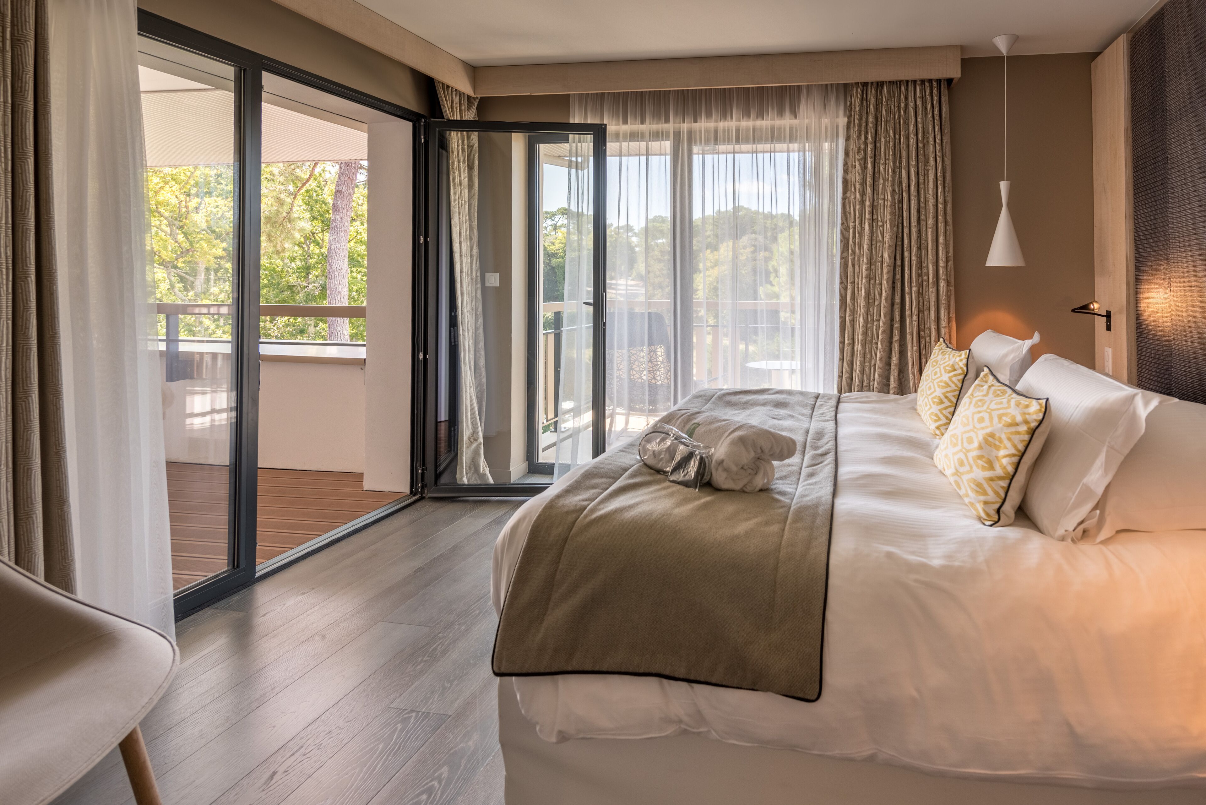 in-room safe, individually decorated, individually furnished