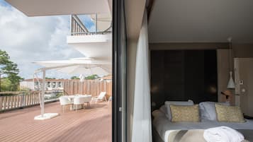 Deluxe suite | Een kluis op de kamer, individueel gedecoreerd, individueel gemeubileerd