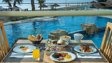 Breakfast, lunch, dinner served; Middle Eastern cuisine