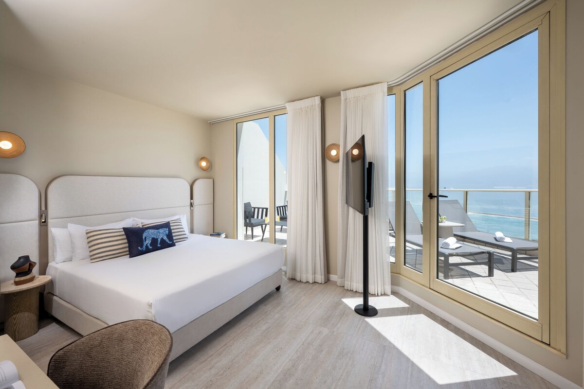 Deluxe Premium Suite | Ropa de cama hipoalergénica y caja de seguridad en la habitación