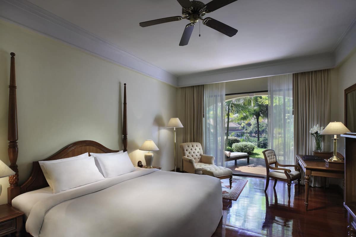 1 dormitorio, ropa de cama hipoalergénica, edredones de plumas y minibar