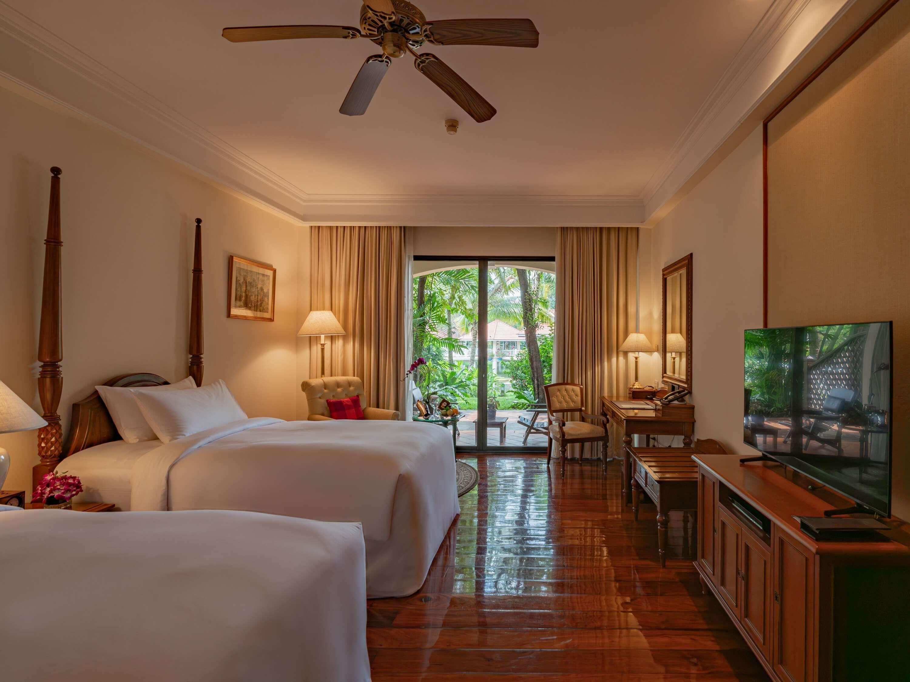 Hypo-allergenic bedding, down comforters, minibar, in-room safe