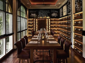 Lobby lounge, garden views, open daily