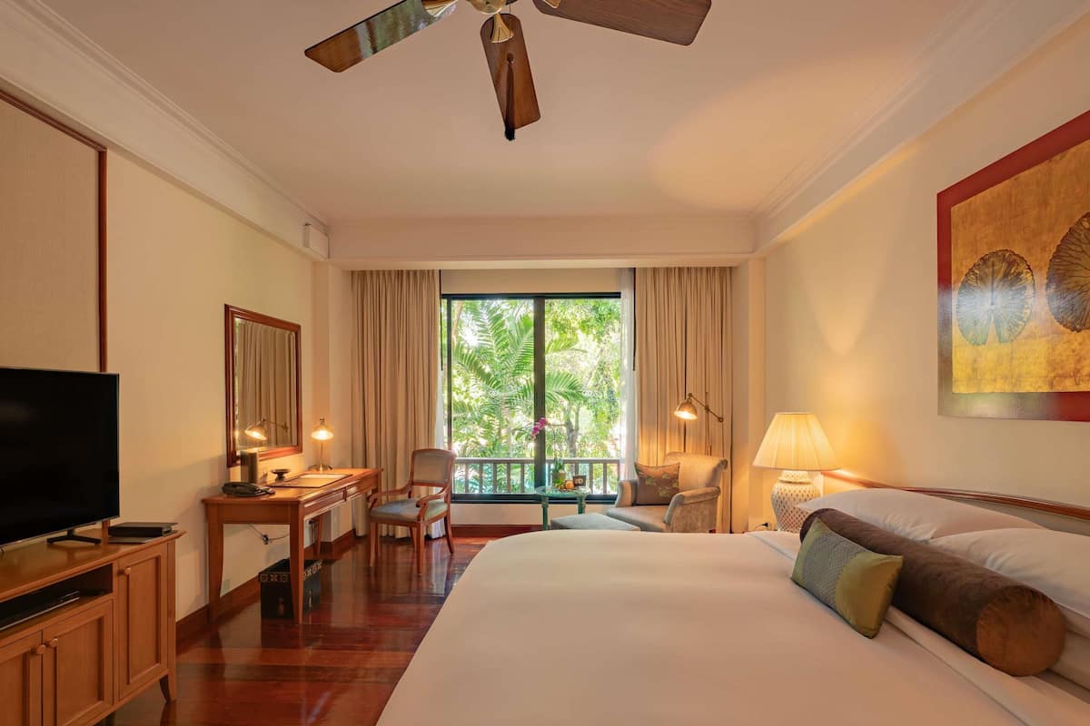 Habitación superior, 1 cama de matrimonio grande | 1 dormitorio, ropa de cama hipoalergénica, edredones de plumas y minibar