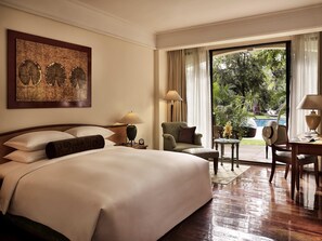 Hypo-allergenic bedding, down duvets, minibar, in-room safe - Sofitel Angkor Phokeethra Golf & Spa Resort (Siem Reap)