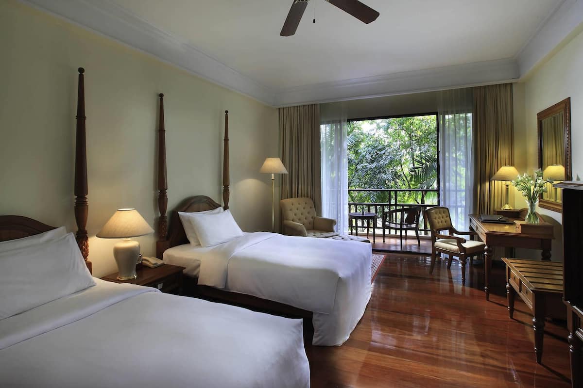 Habitación de lujo, 2 camas individuales, terraza | 1 dormitorio, ropa de cama hipoalergénica, edredones de plumas y minibar