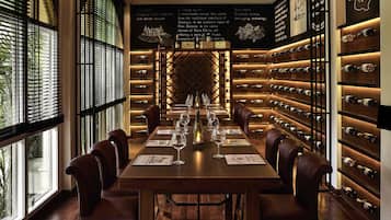 Lobby lounge, garden views, open daily