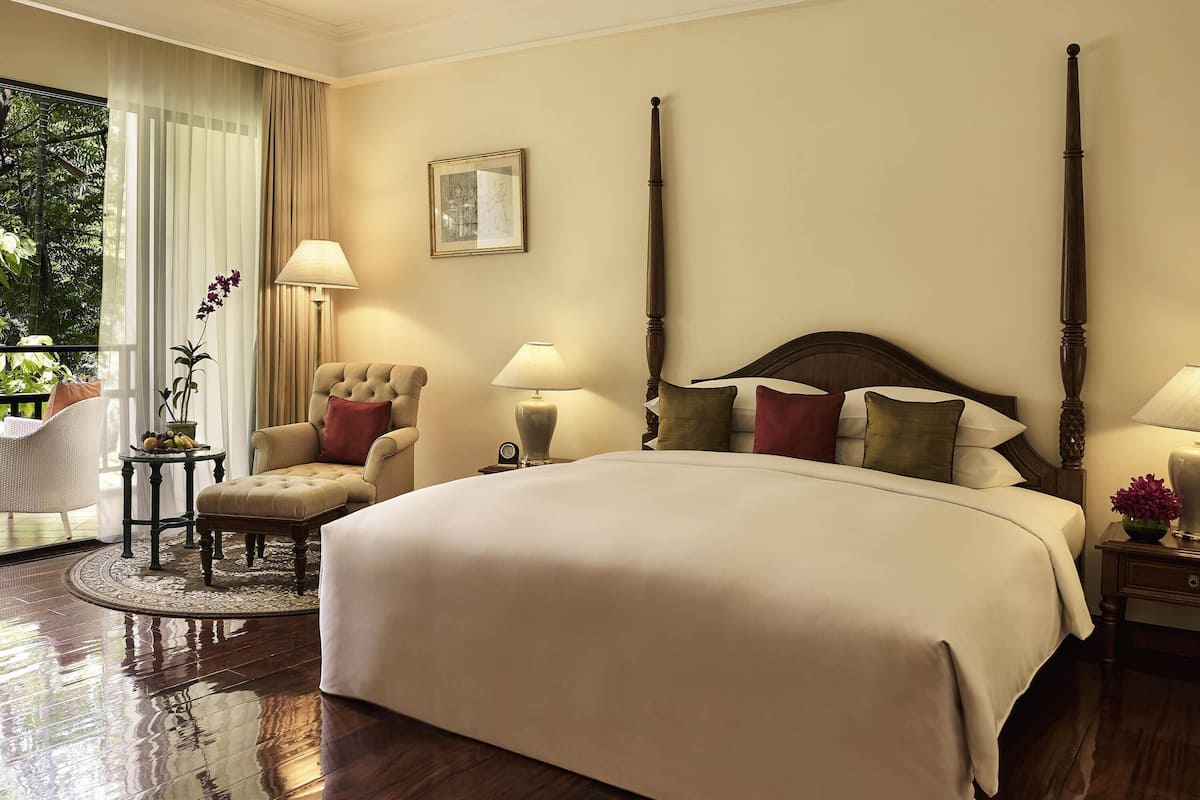 1 bedroom, hypo-allergenic bedding, down duvets, minibar