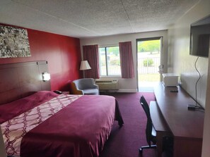 Desk, laptop workspace, free WiFi, bed sheets