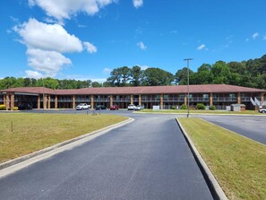 Front of property - American Inn Chesapeake – Portsmouth (Chesapeake)