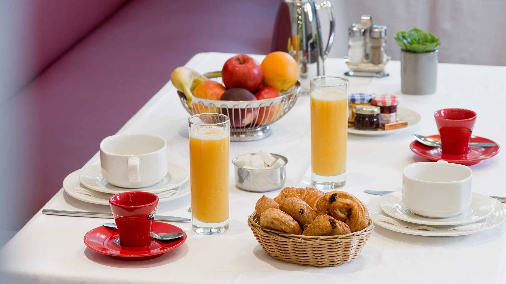 daily buffet breakfast (eur 16 per person)