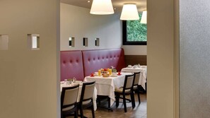 In-room safe, desk, soundproofing, iron/ironing board - Hotel Mediterranee (Lourdes)