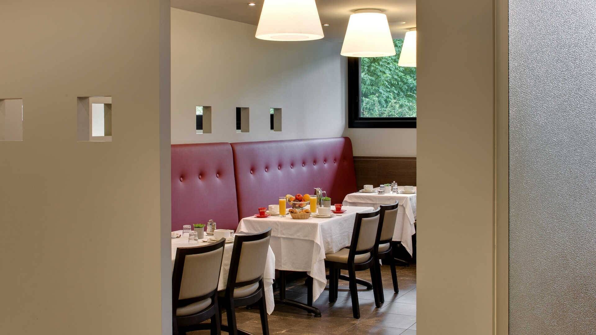 daily buffet breakfast (eur 16 per person)