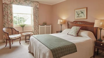 Deluxe Room | Desk, iron/ironing board, free WiFi, bed sheets