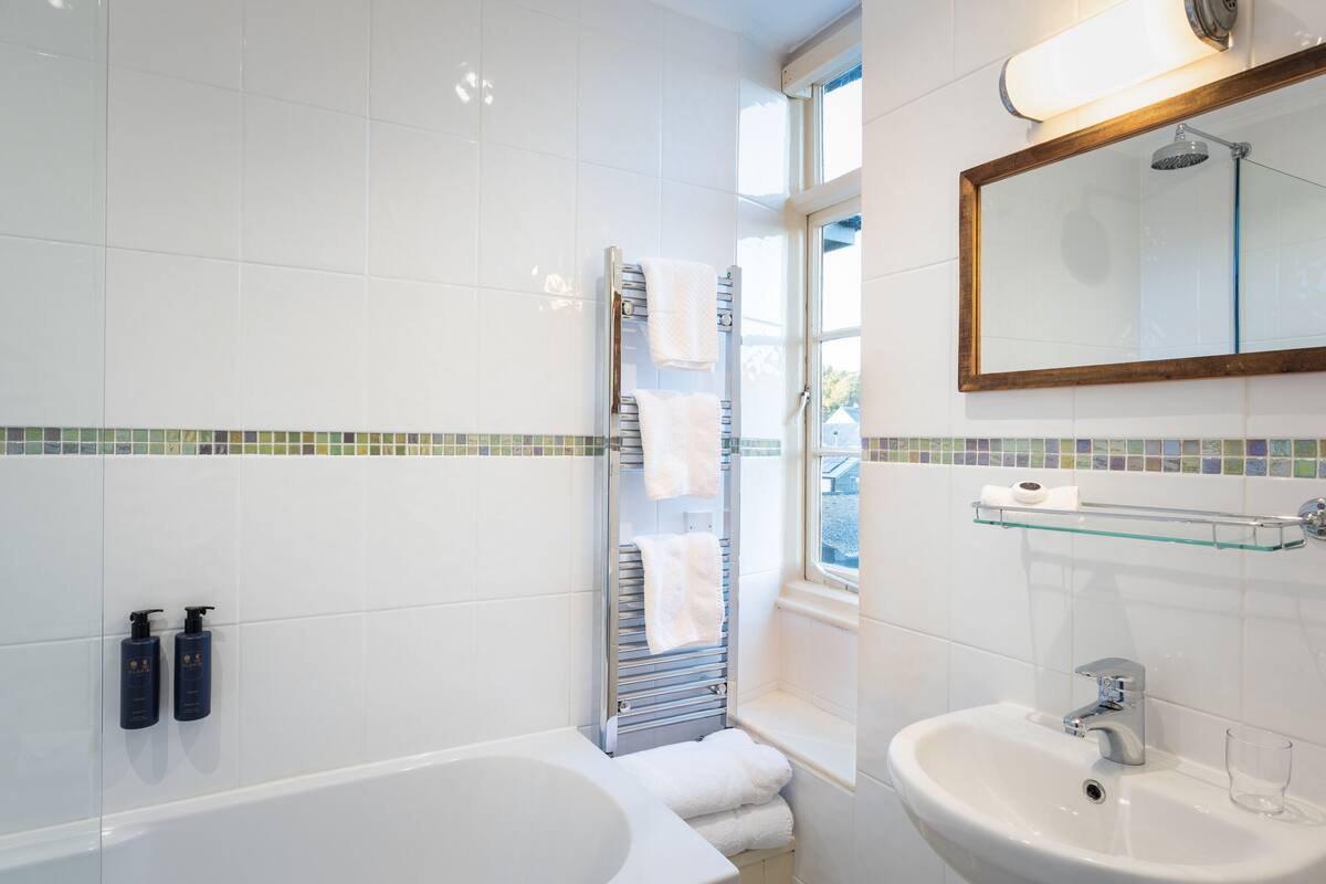 superior double room, 1 queen bed | bathroom | hair dryer, towels