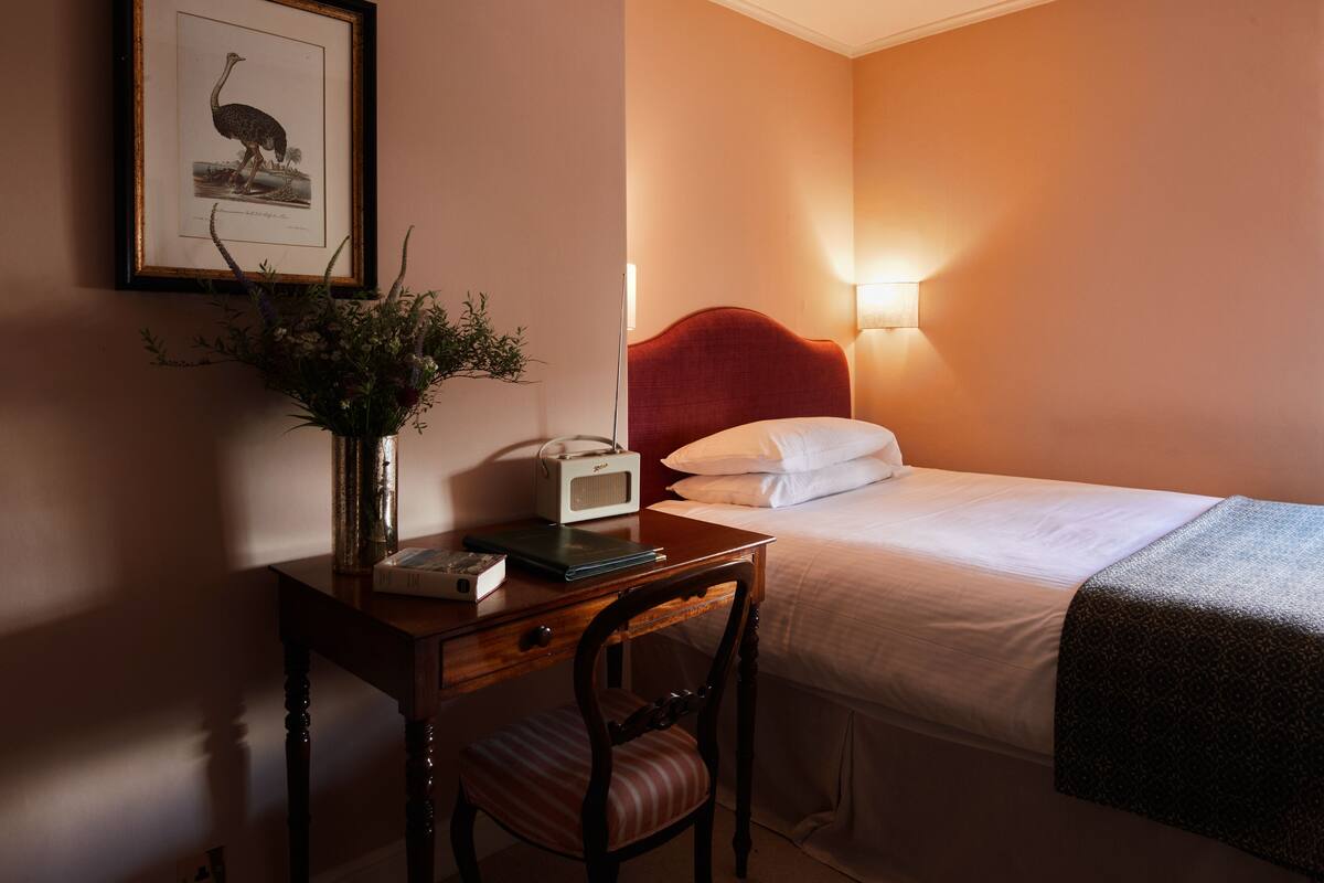 classic double room single use, 1 double bed | 1 bedroom, desk, iron/ironing board, free wifi