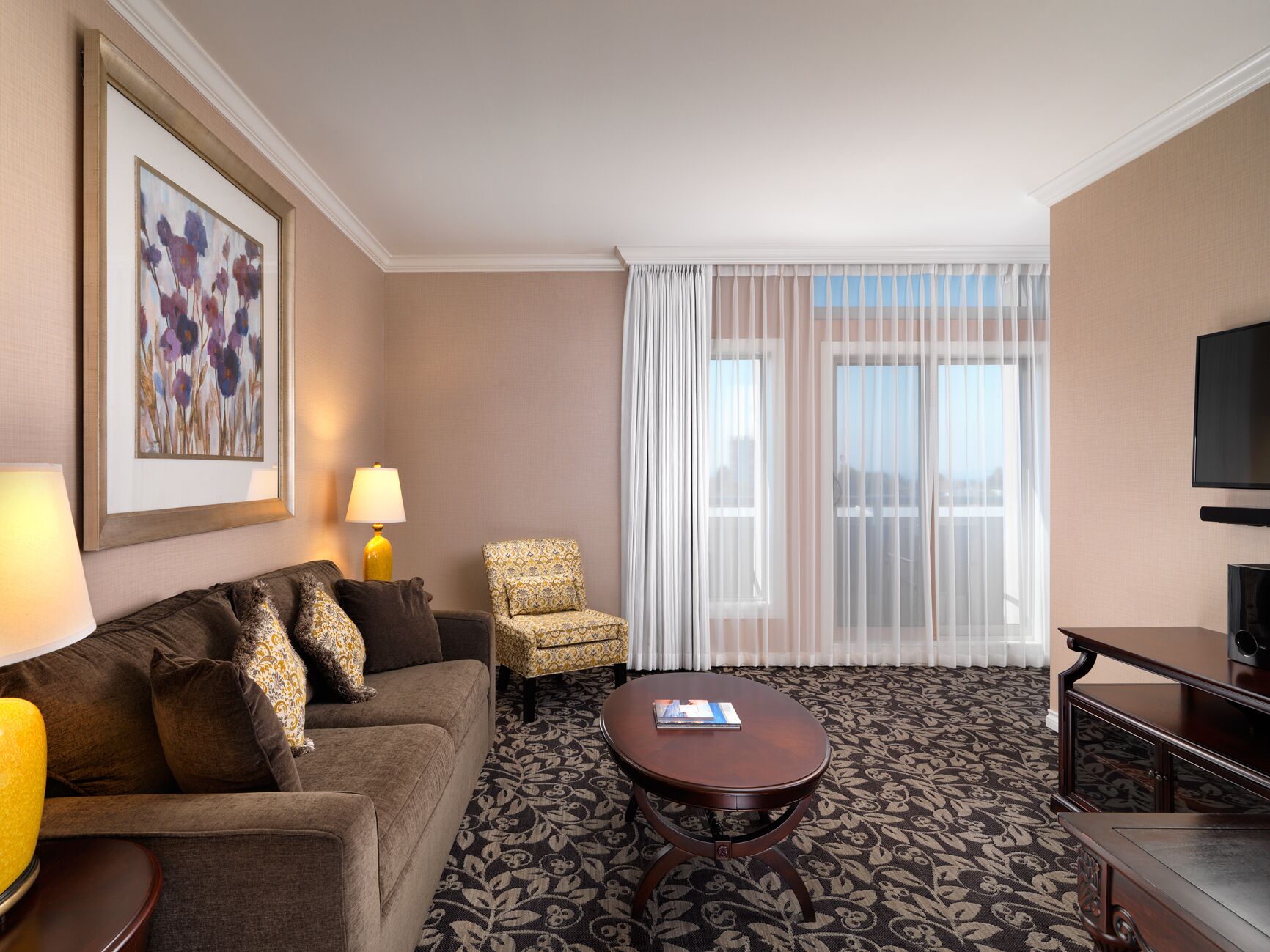 luxury suite (olympic) | living area | tv