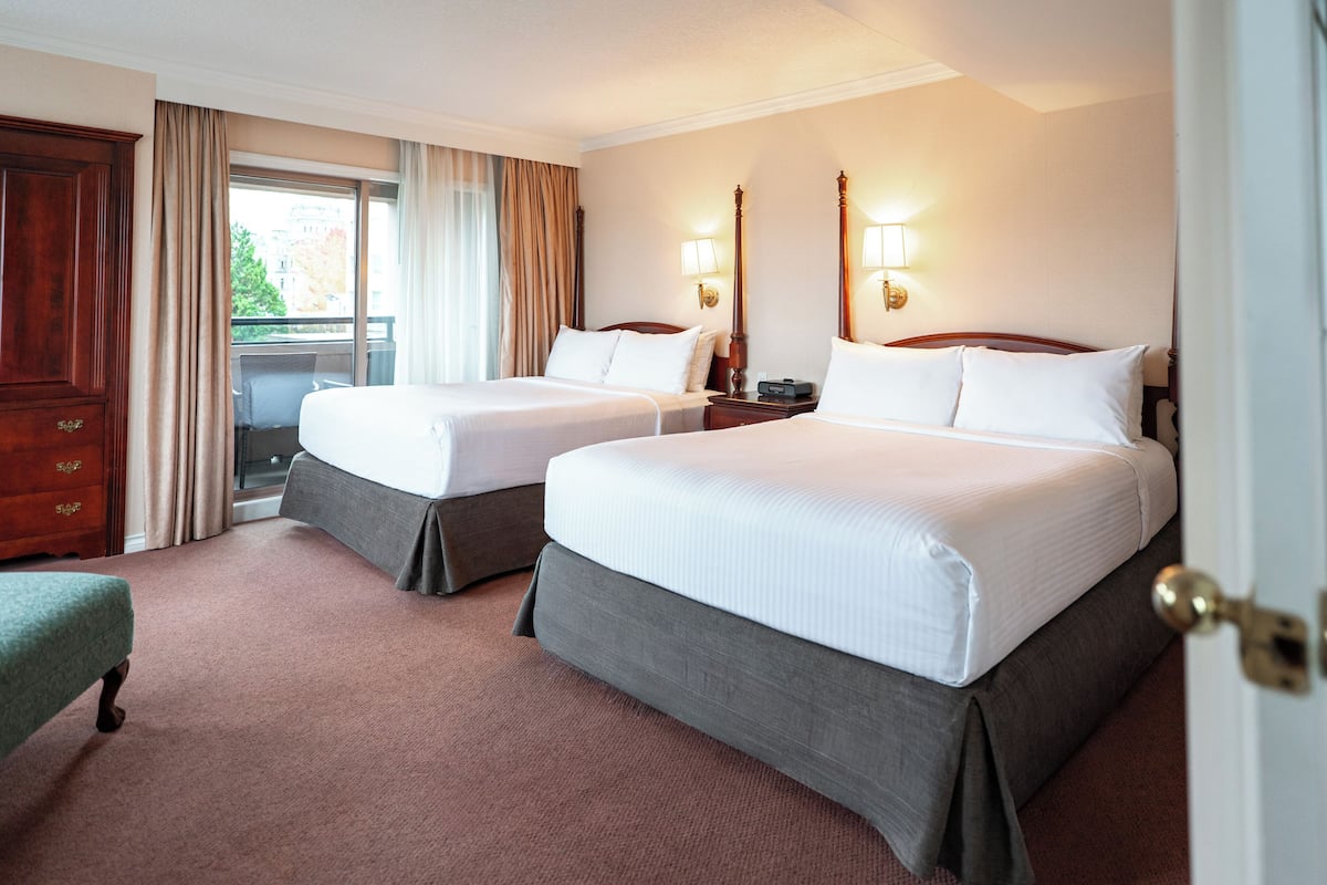 Literie hypoallergénique, coffre-fort, bureau