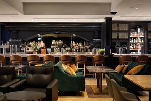 Breakfast, dinner, brunch served; local cuisine  - Hotel Grand Pacific (Victoria)