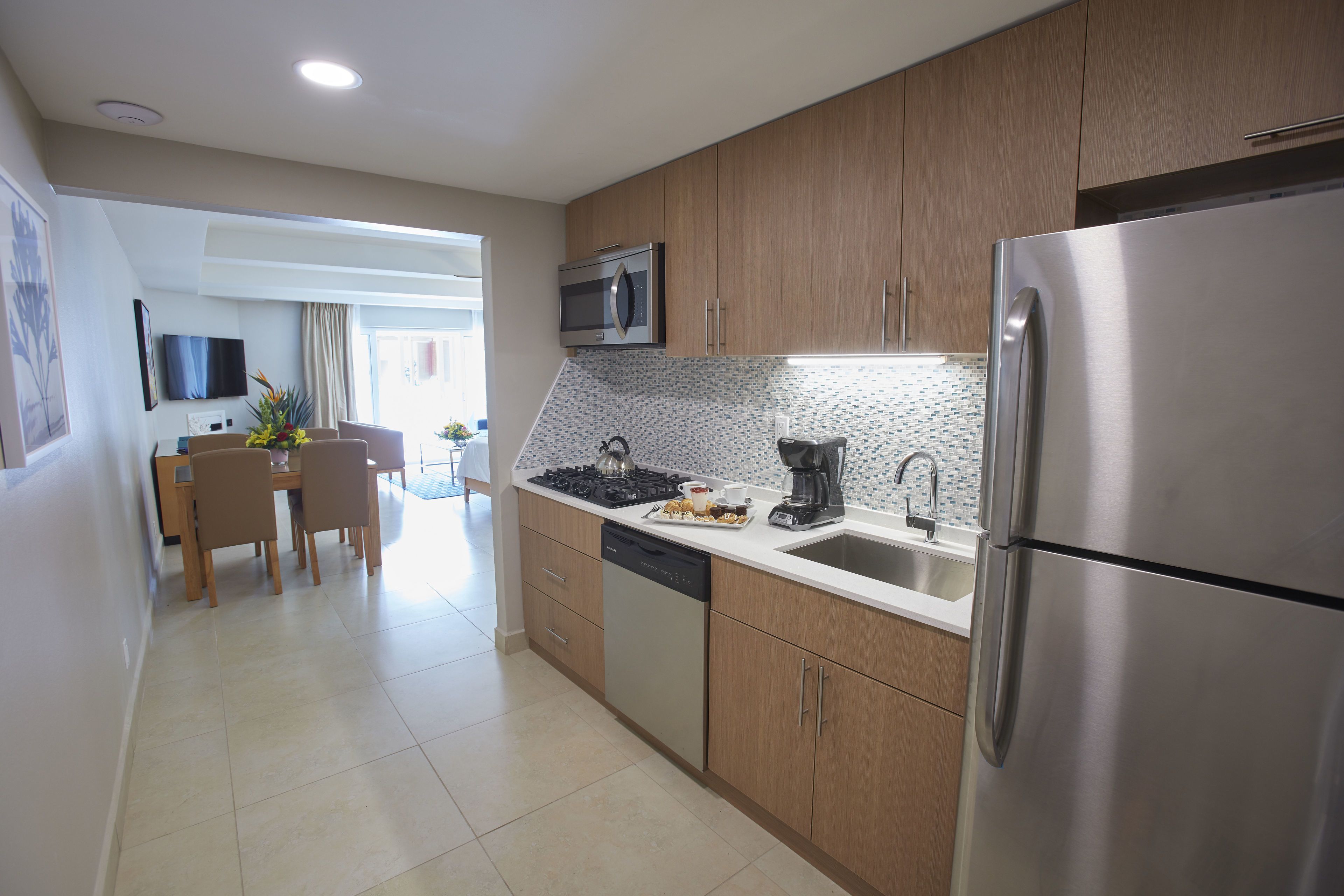 studio suite | private kitchen | fridge, microwave, coffee/tea maker