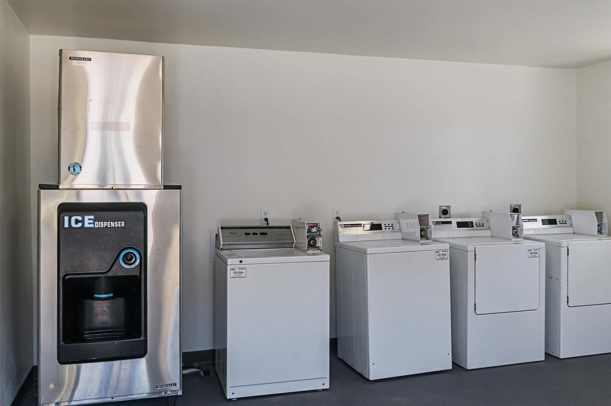 Ruang laundry