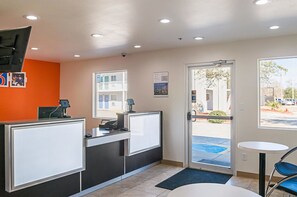 Lobby - Motel 6 Bay Saint Louis, MS (Bay St Louis)