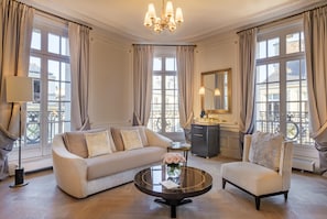 Signature Suite | In-room safe, blackout drapes, soundproofing, iron/ironing board