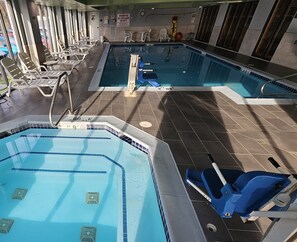 Indoor pool, sun loungers