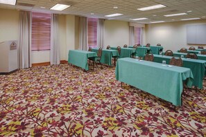 Desk, iron/ironing board, free cots/infant beds, free WiFi