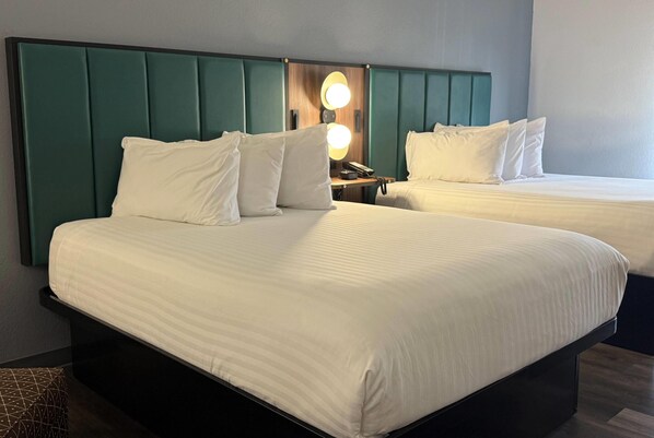 Premium bedding, in-room safe, desk, soundproofing - Wingate by Wyndham Indianapolis Airport-Rockville Rd. (Indianapolis)
