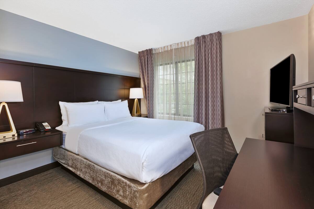 Suite, 2 Bedrooms, Kitchen | In-room safe, desk, laptop workspace, blackout drapes