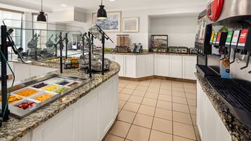 Petit déjeuner buffet compris tous les jours