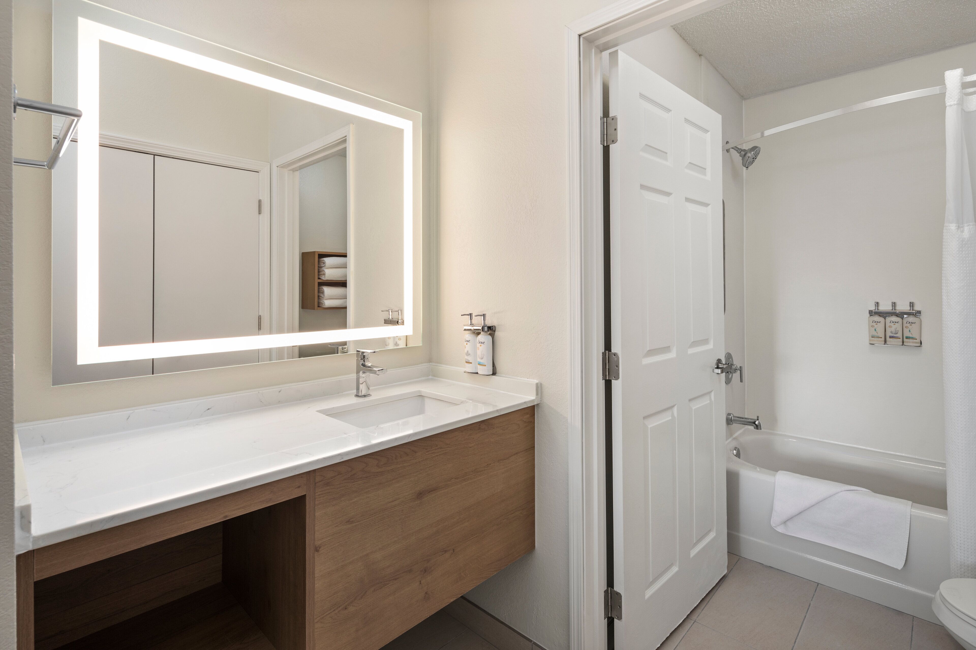 Photo - Staybridge Suites Minneapolis-Bloomington by IHG