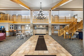 Lobby - AmericInn by Wyndham Stillwater (Stillwater)