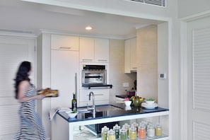 Apartment, 1 Bedroom, Non Smoking, Patio | Frette Italian sheets, premium bedding, pillowtop beds, minibar
