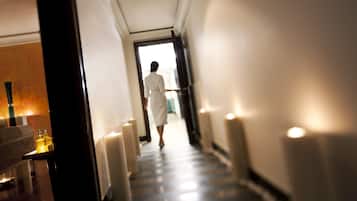 Sauna, tab panas, rawatan badan, aromaterapi, balut badan, lulur badan