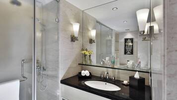 Ducha y cabezal de ducha tipo lluvia