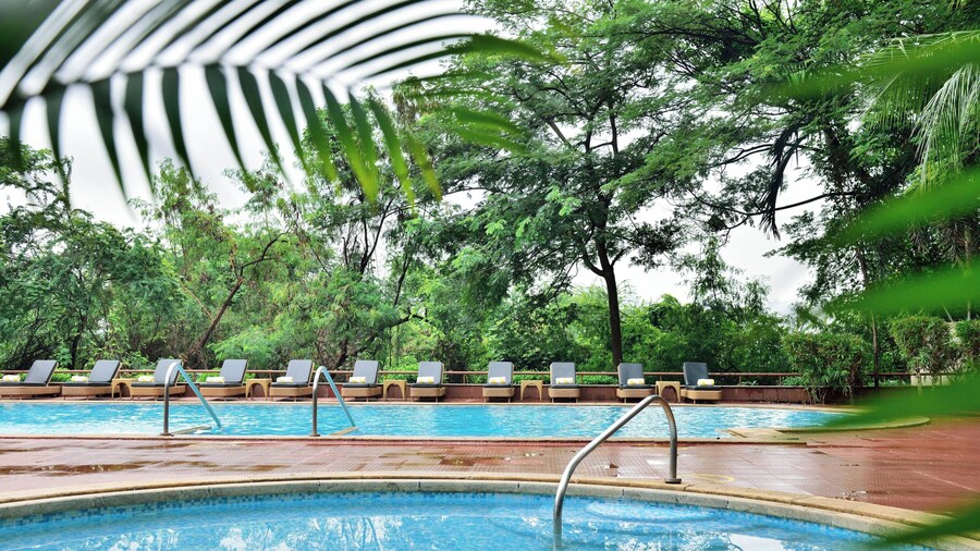 Lakeside Chalet - Mumbai, Marriott Executive Apartments