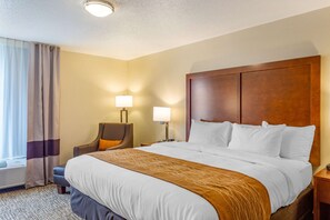 1 bedroom, desk, laptop workspace, blackout drapes