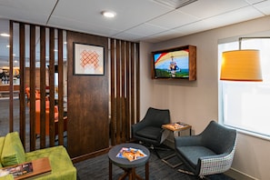 Exterior - Holiday Inn Express Hotel & Suites PEORIA NORTH - GLENDALE by IHG (Peoria)