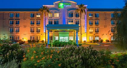 Holiday Inn Express Hotel & Suites PEORIA NORTH - GLENDALE by IHG