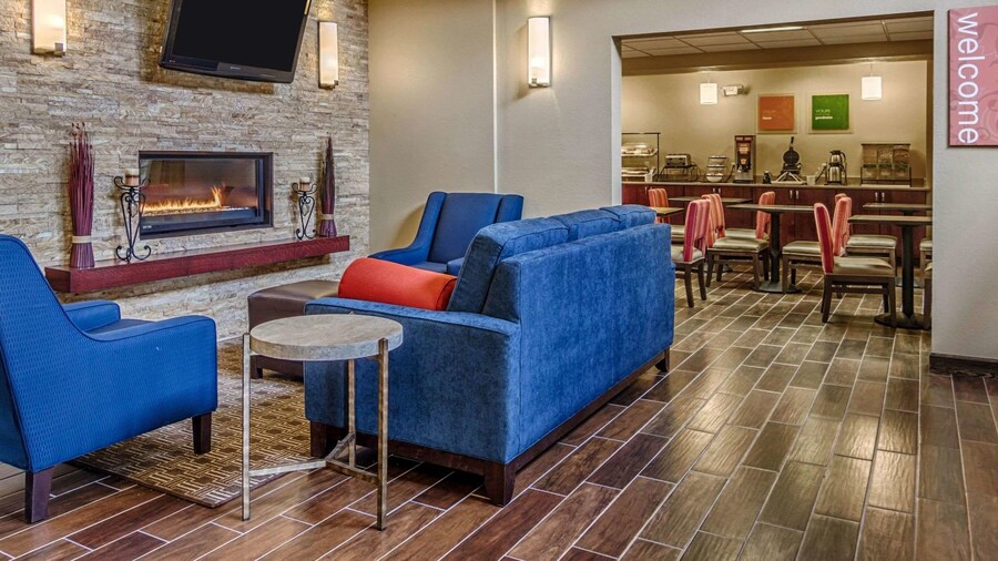 Comfort Inn & Suites Grafton - Cedarburg